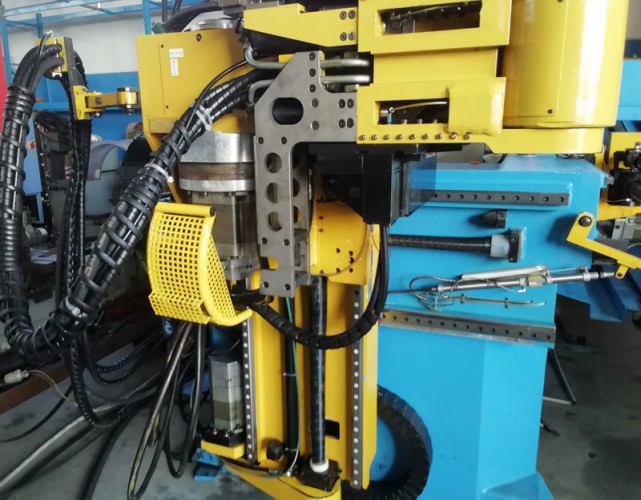 Dobladora de tubos usados Crippa CA 542 - 5 ejes - CNC izquierdo y derecho - Plastin Gold